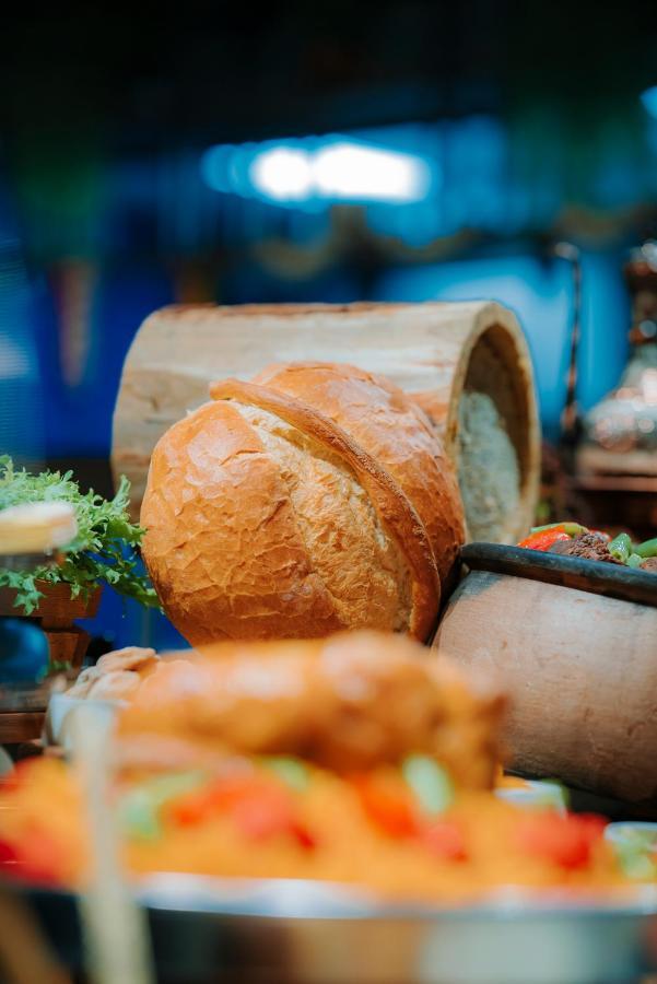 Mercure Trabzon Hotel Екстериор снимка A loaf of bread