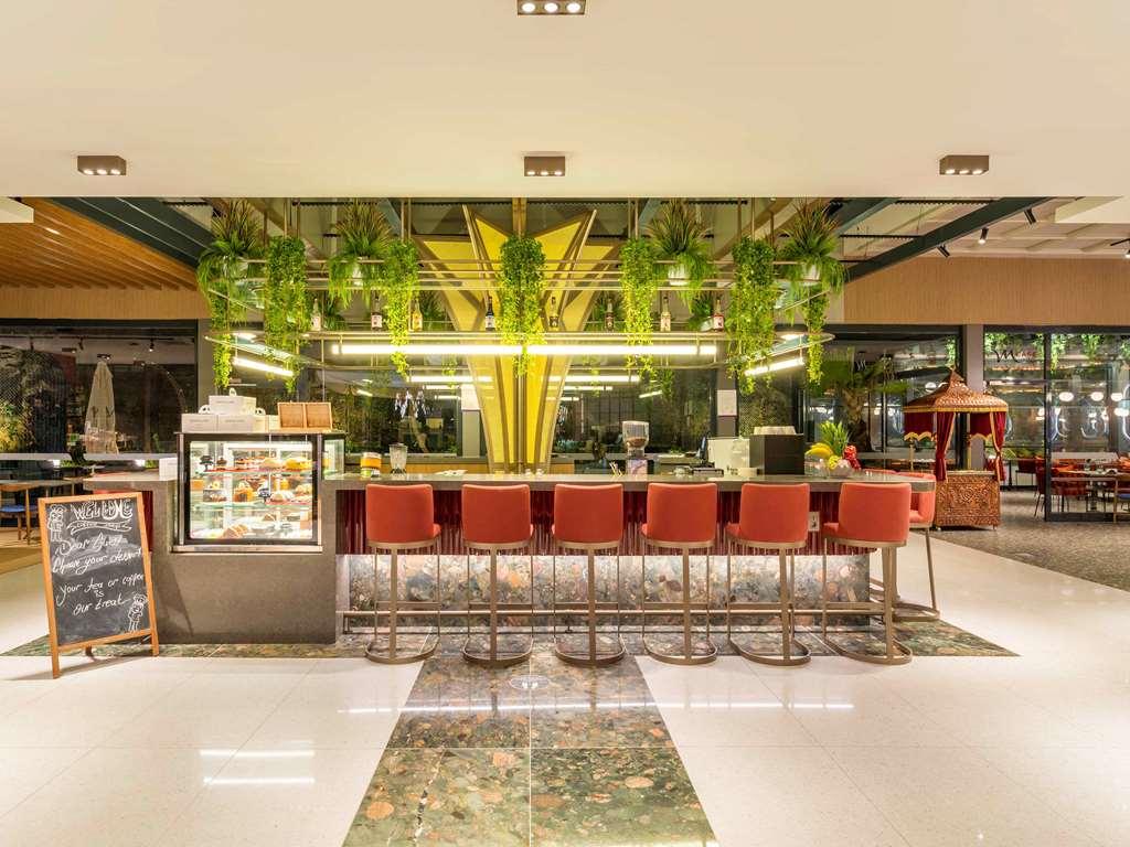 Mercure Trabzon Hotel Ресторант снимка The Bar